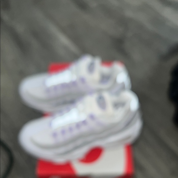 Nike Air Max 95 nwt OG DS size 7.5w 6m White and Lavender Sneakers - Picture 4 of 5